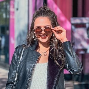 Meet your Posher, Isabella